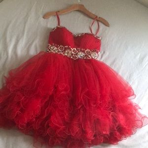 Red short jeweled prom / Party dress